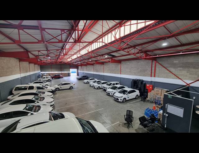 1,087M² WAREHOUSE TO LET IN JET PARK